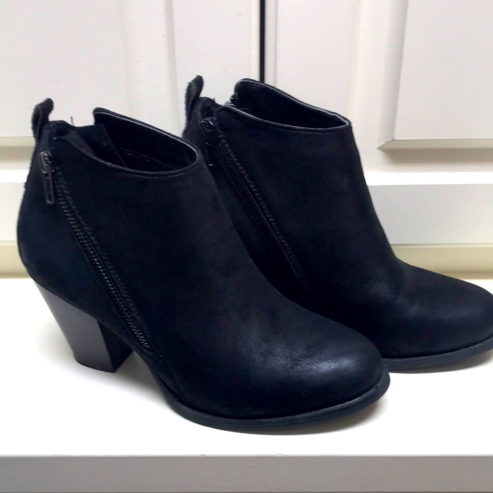 Black Suede Like Material Heeled Booties!